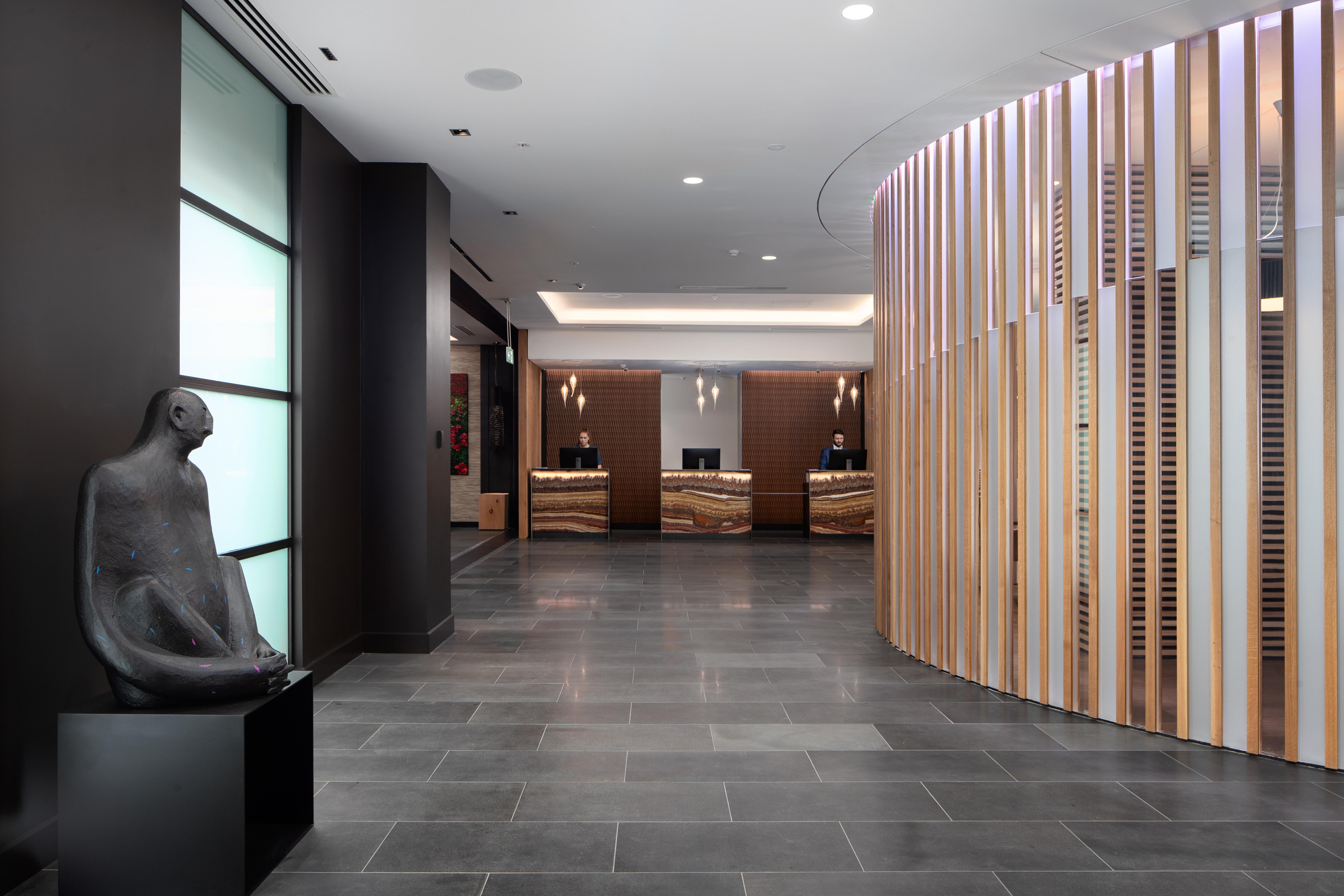Отель Rydges Wellington Airport Экстерьер фото