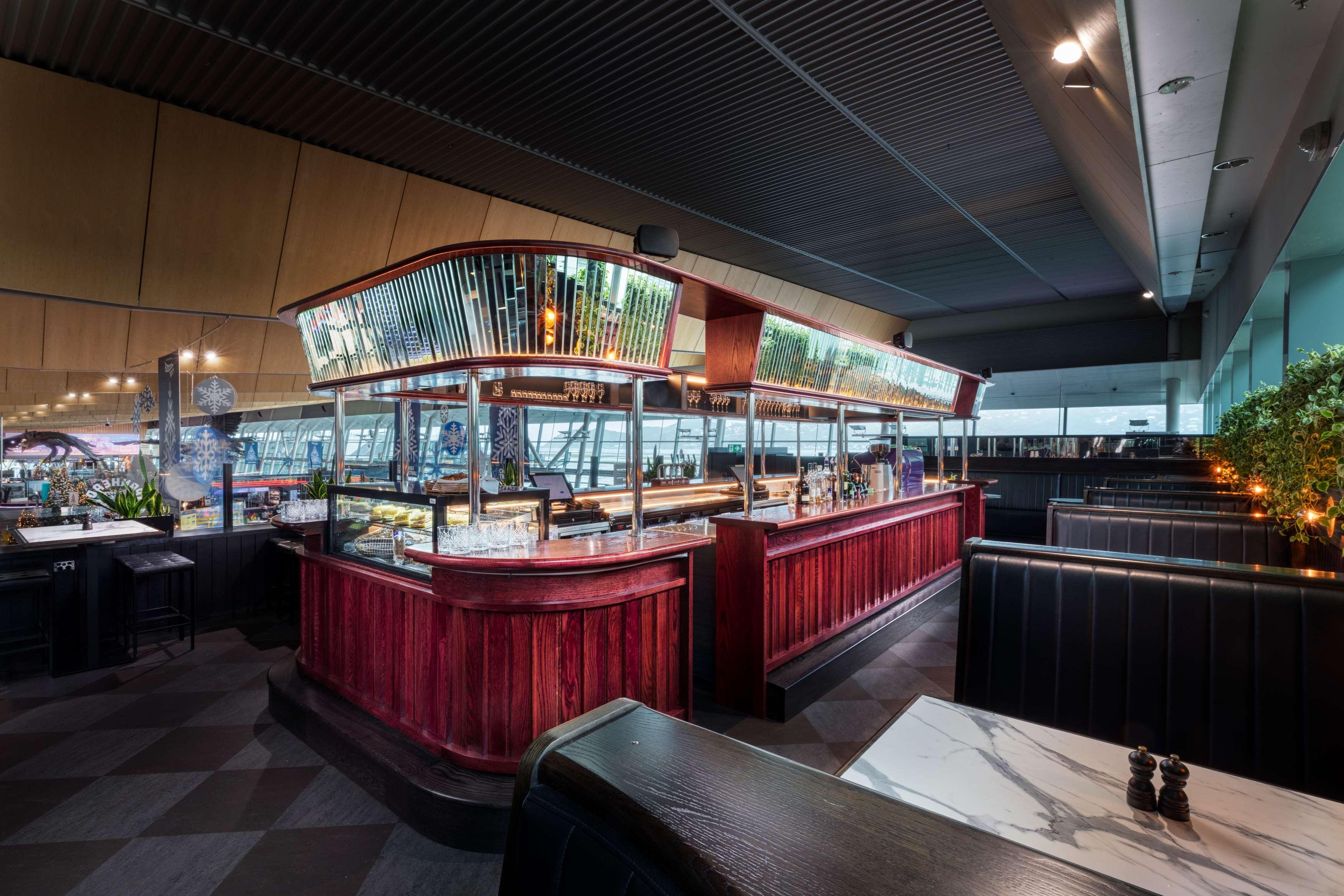 Отель Rydges Wellington Airport Экстерьер фото