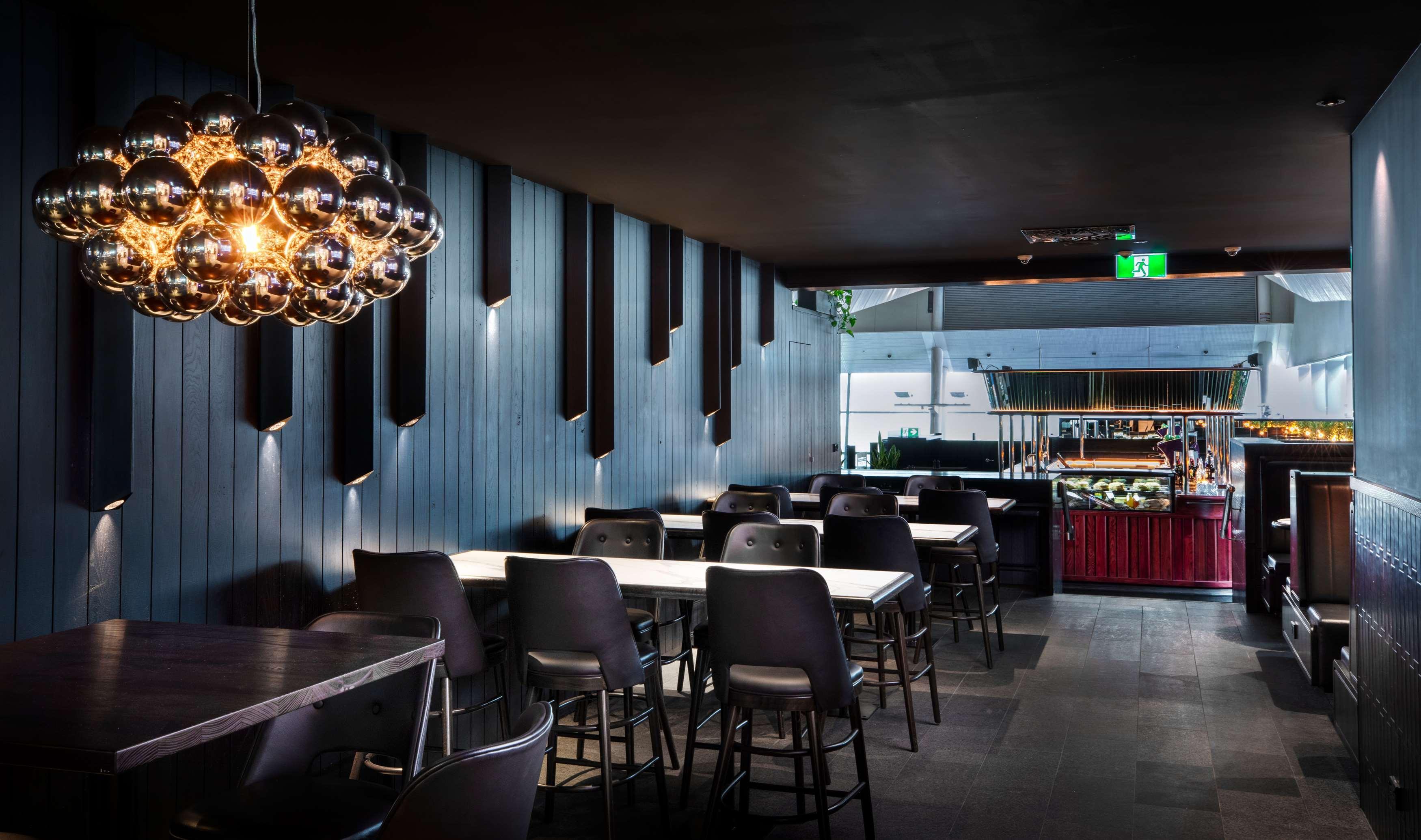 Отель Rydges Wellington Airport Экстерьер фото