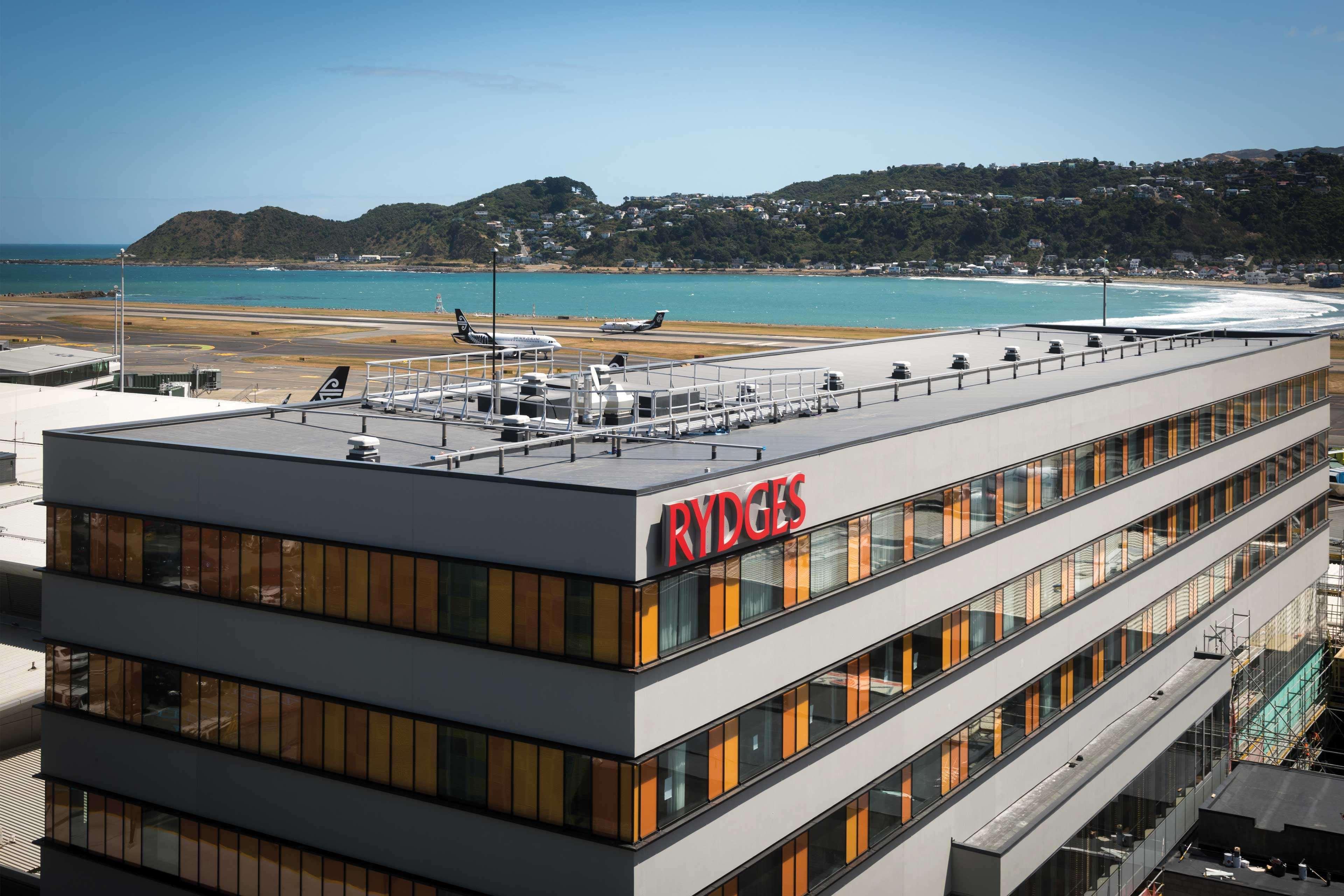 Отель Rydges Wellington Airport Экстерьер фото