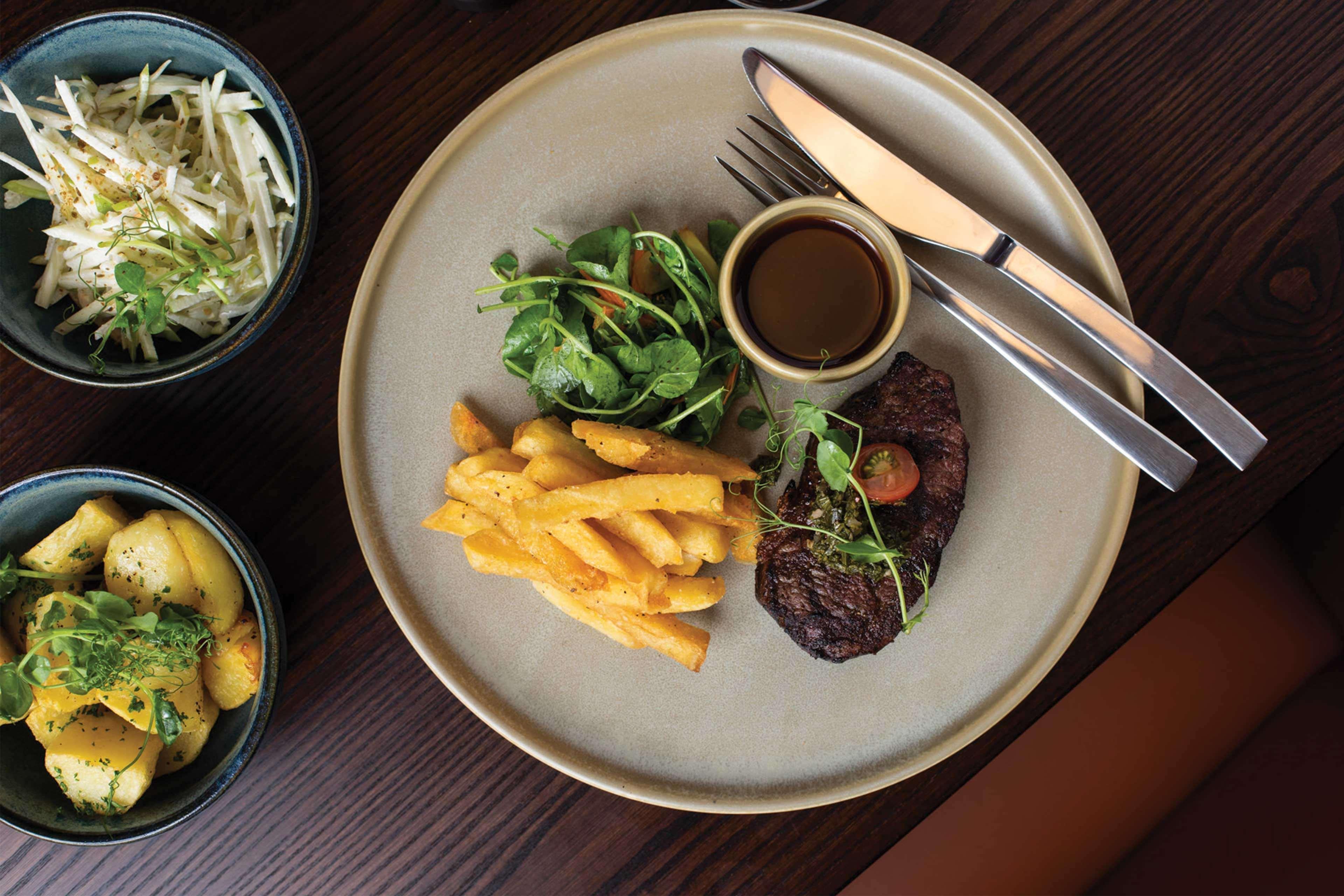 Отель Rydges Wellington Airport Экстерьер фото