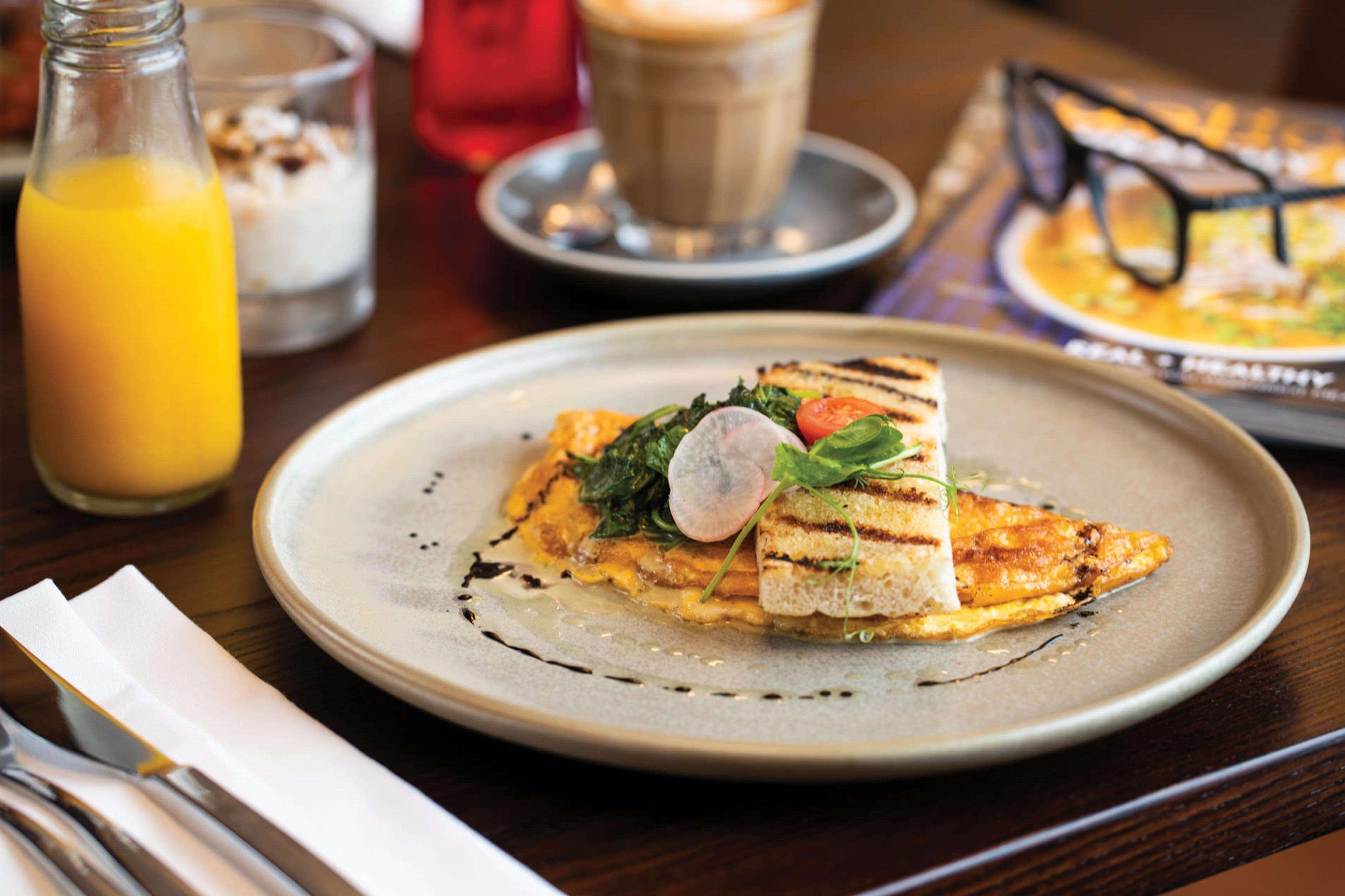 Отель Rydges Wellington Airport Экстерьер фото