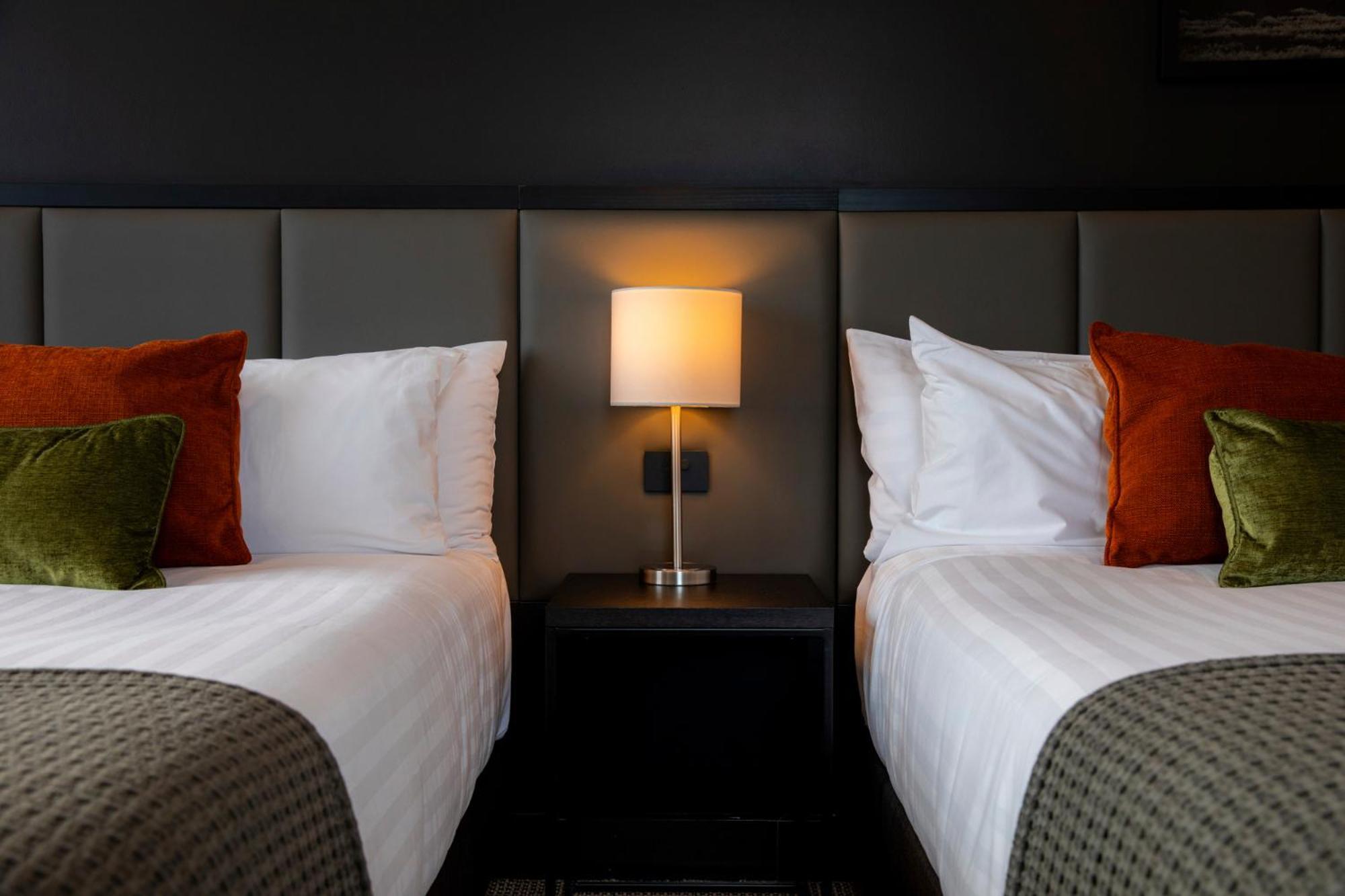 Отель Rydges Wellington Airport Экстерьер фото