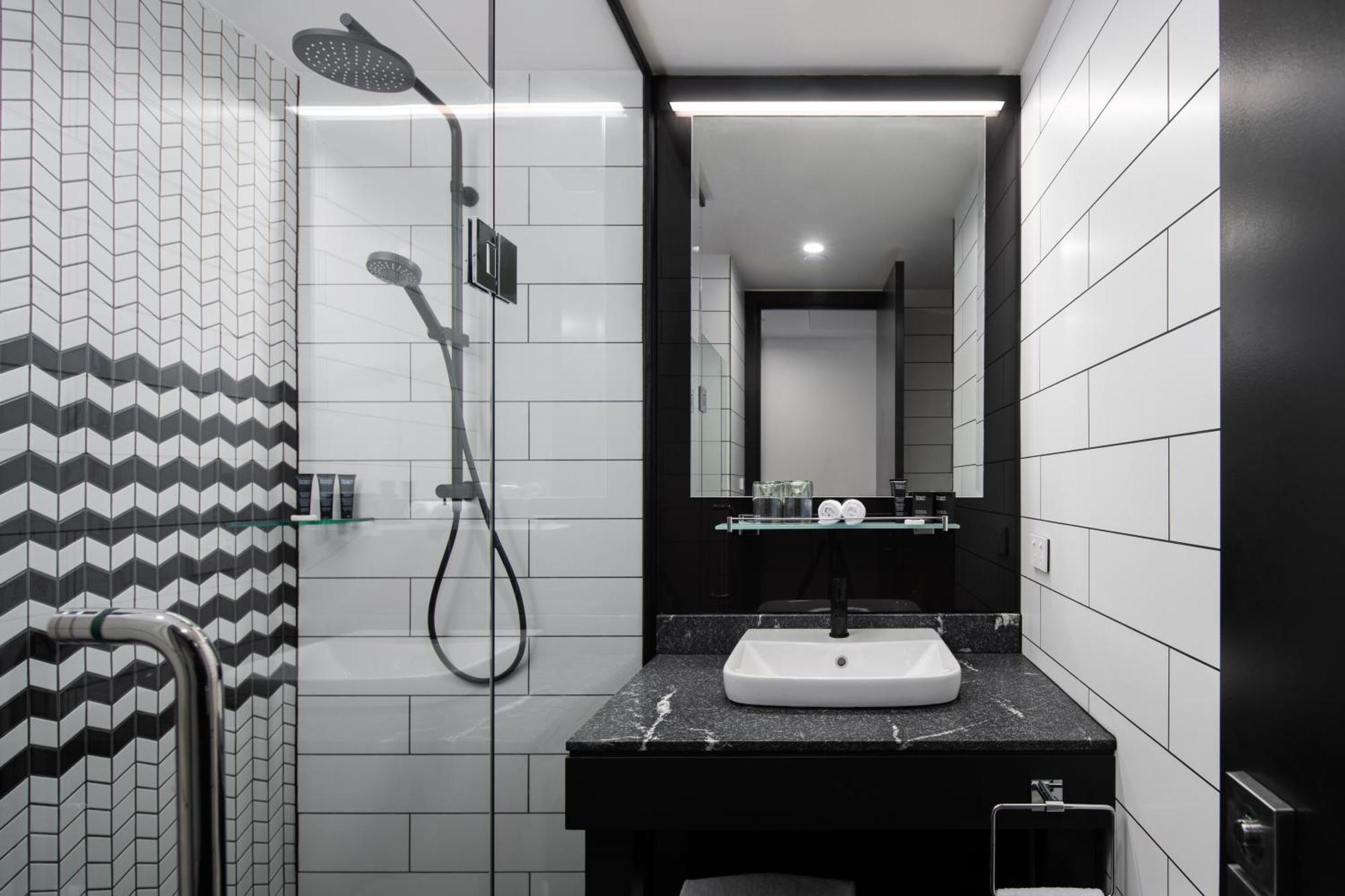Отель Rydges Wellington Airport Экстерьер фото